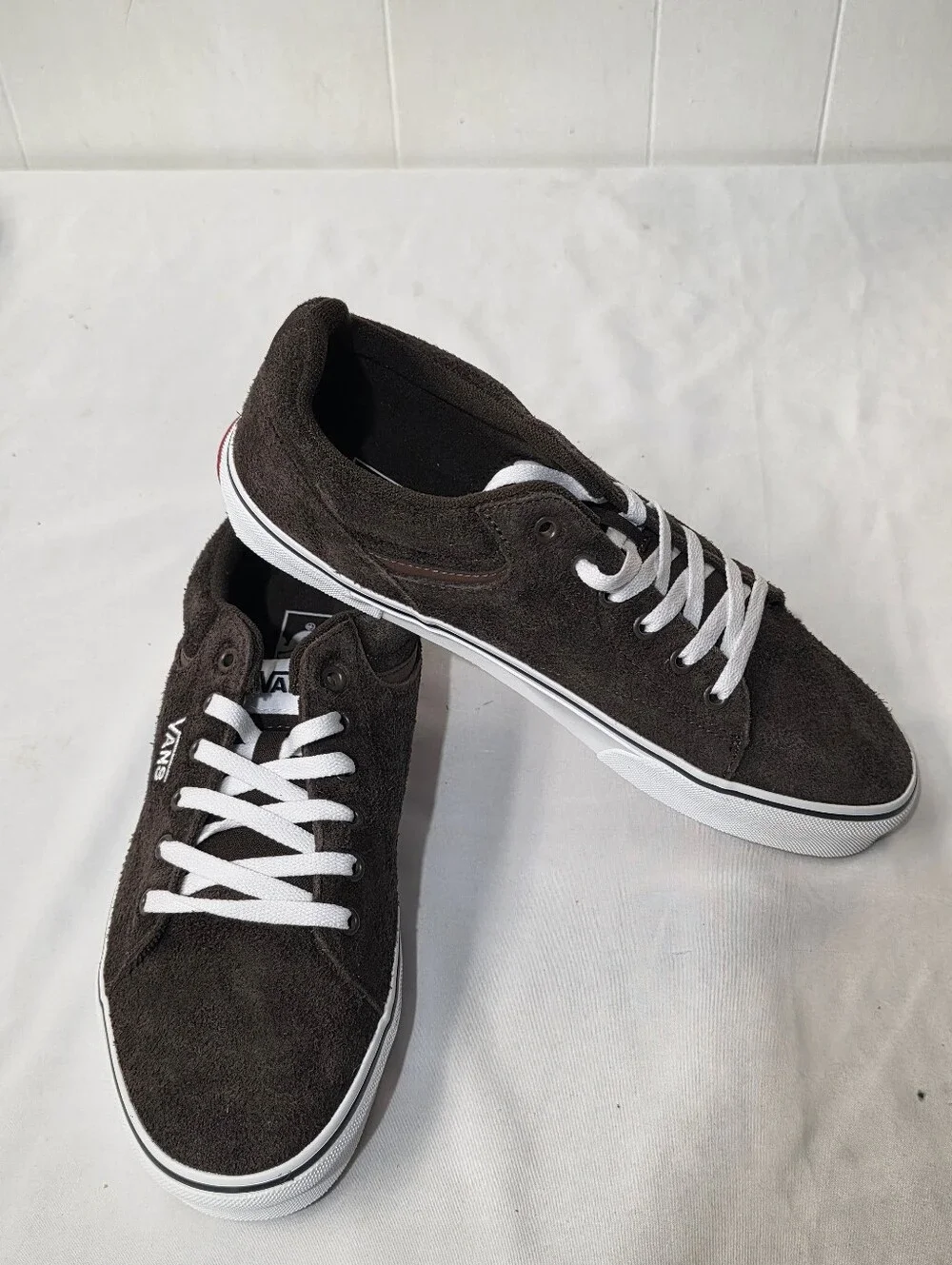 Vans Selden Hairy Suede Demitasse Size 10.5 Brown Low-Top Sneakers